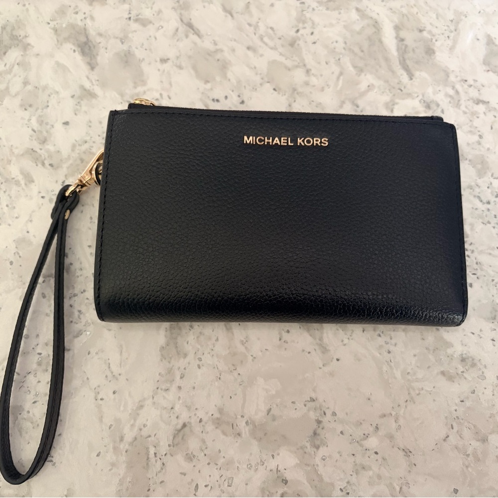 NWOT Michael Kors Black Leather Zip Wristlet with Gold Logo